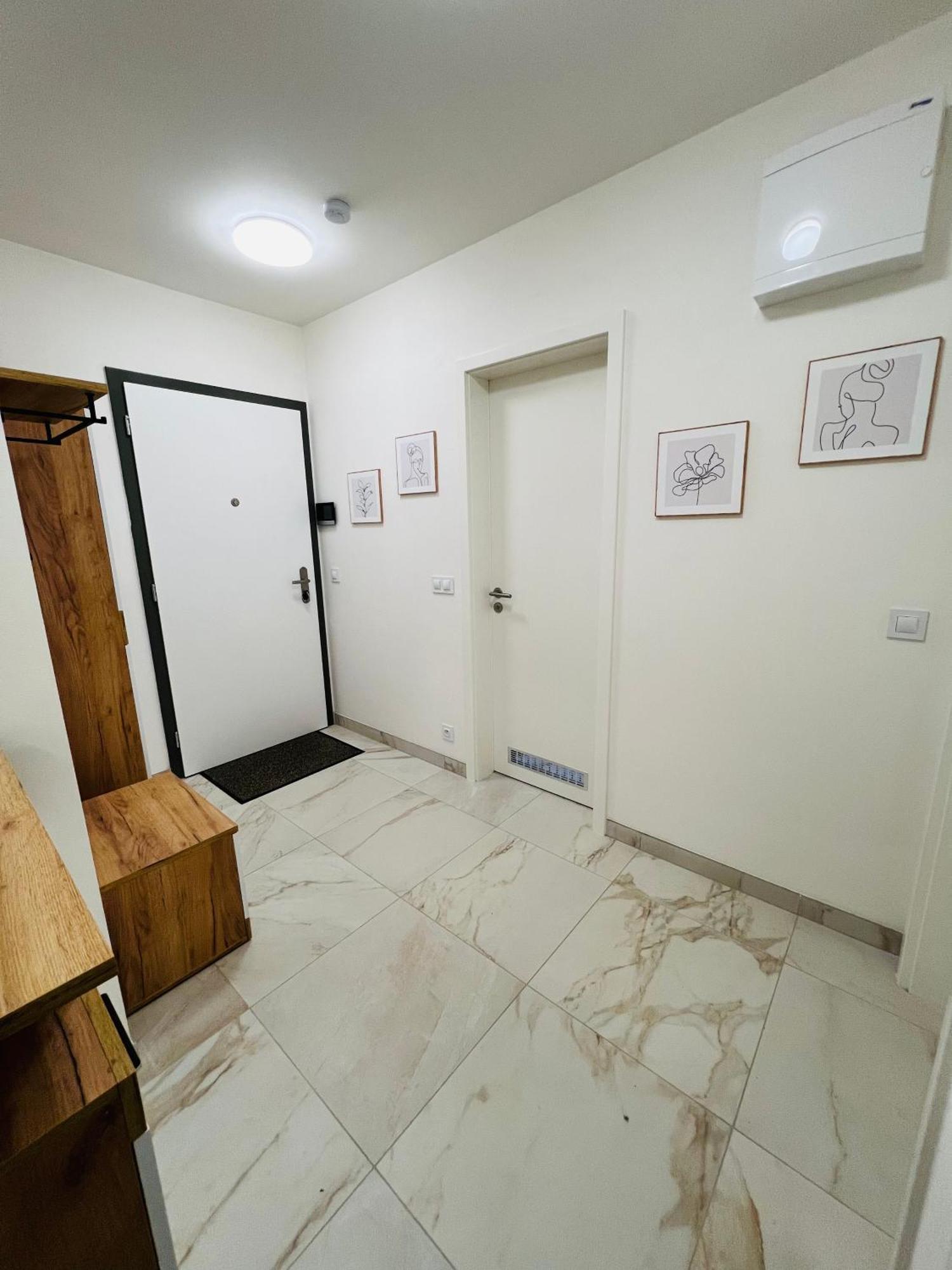 Nika Apartments Prague 5 — Photos 2